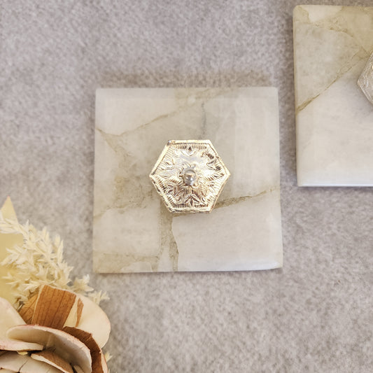 Quartz Hexagonal Kesar Elaichi Set