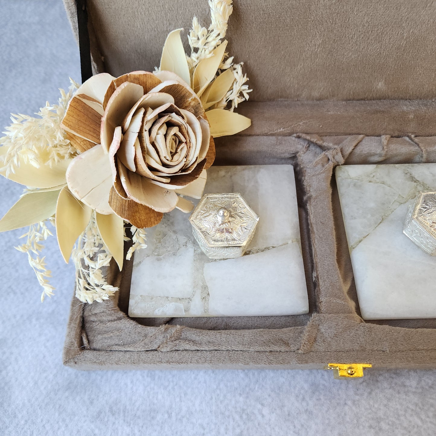 Quartz Hexagonal Kesar Elaichi Set