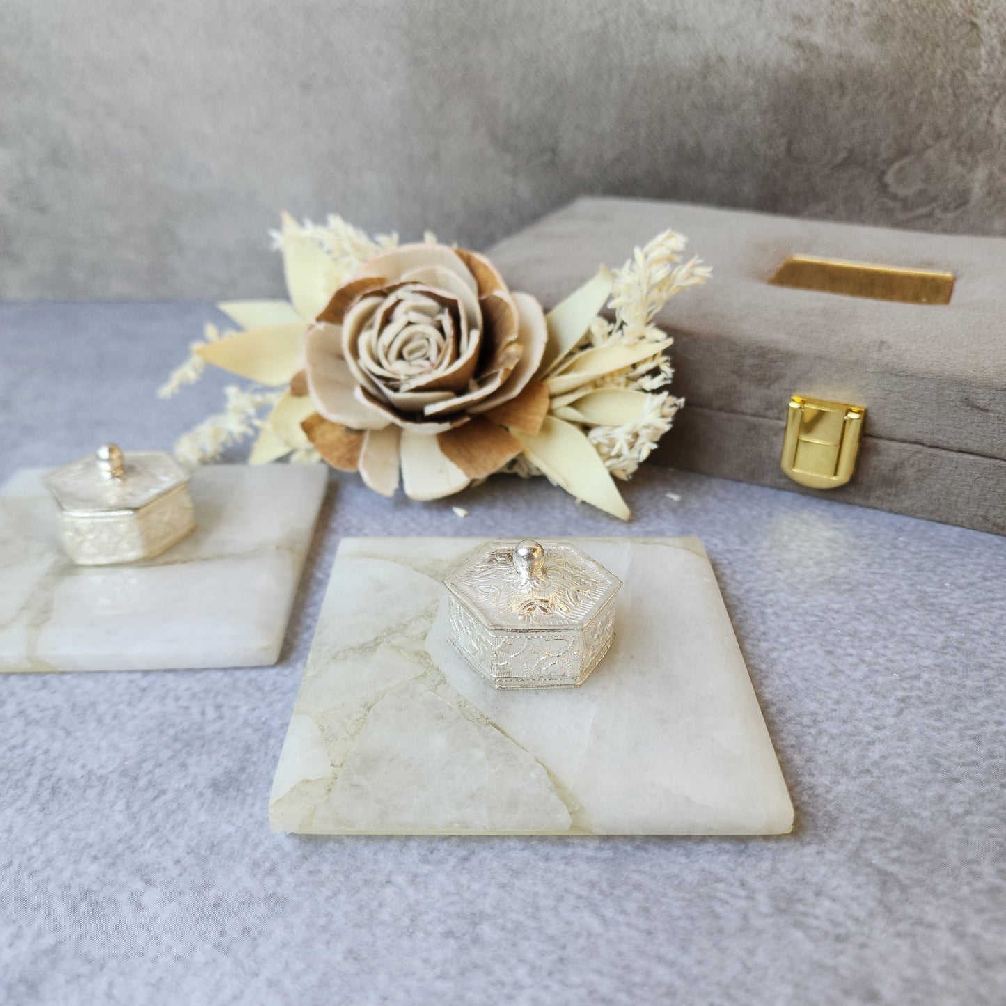 Quartz Hexagonal Kesar Elaichi Set