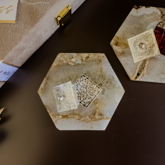Natural Agate Kesar Elaichi Luxe Set ( Hexagon )