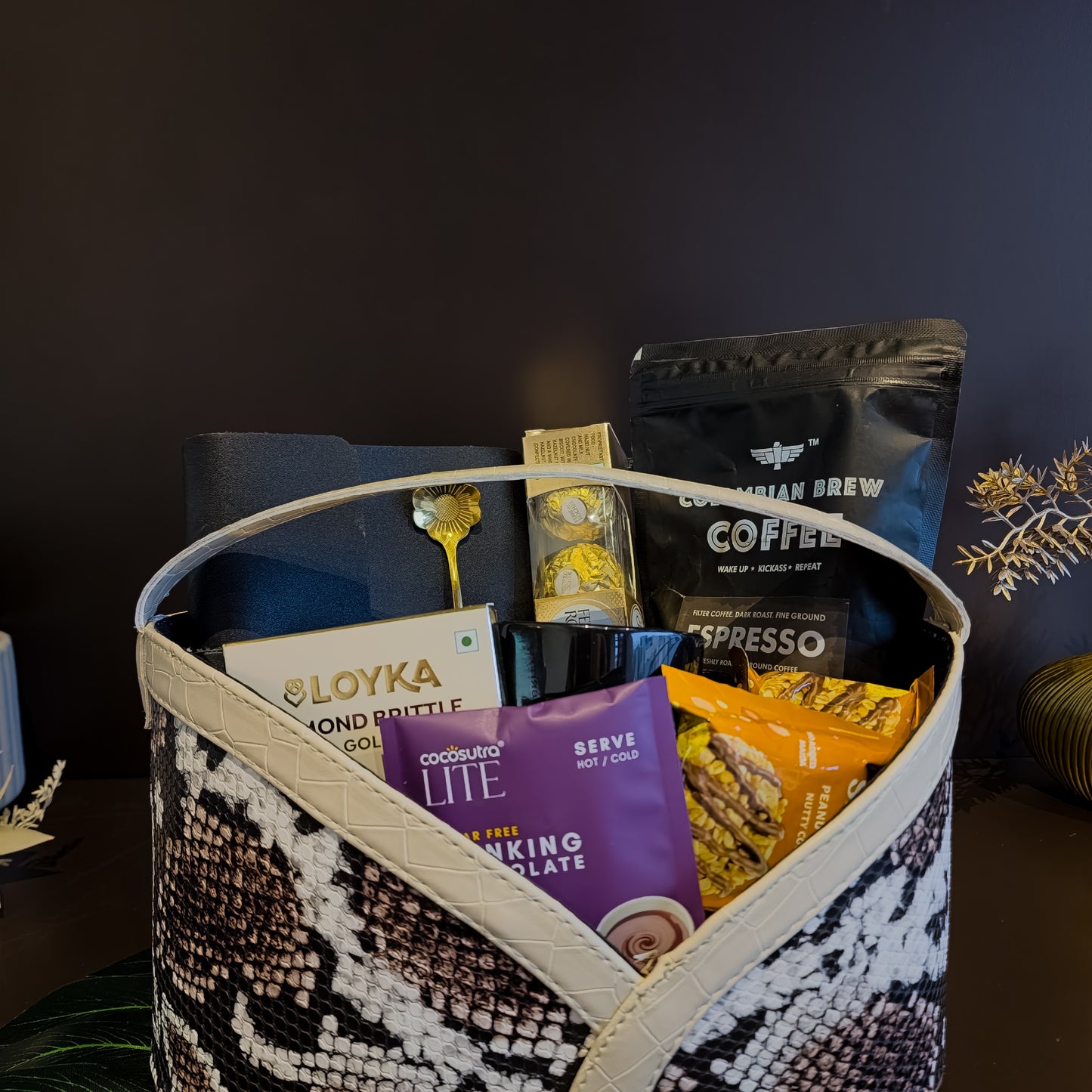 Gourmet Royale luxury hamper with chocolates, teas, and savouries β corporate Diwali gifts India 2025.