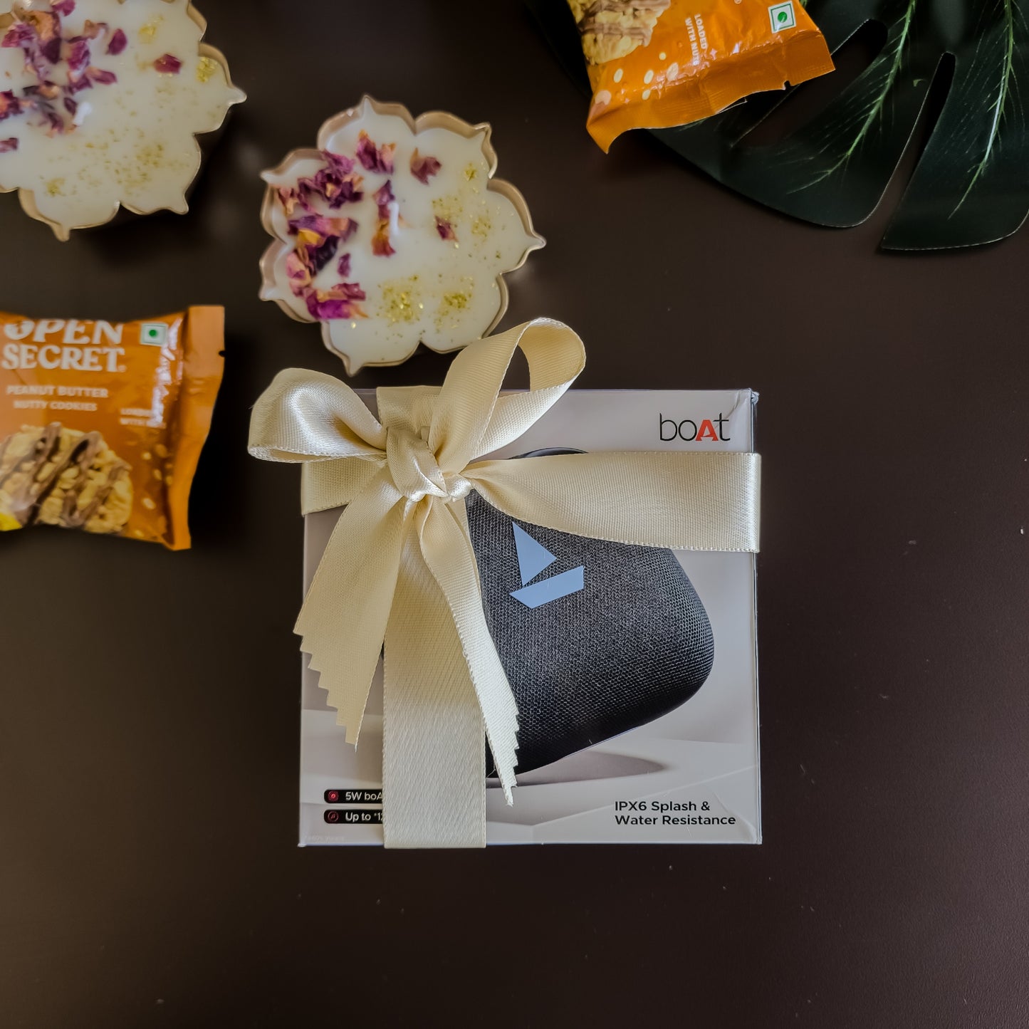 Krishna Edge Hamper