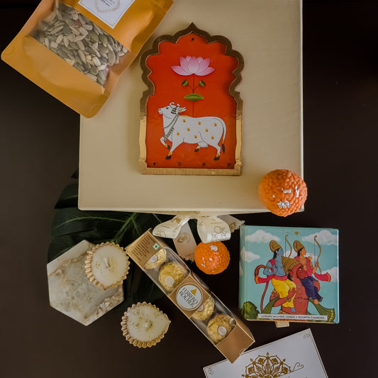 Luxury Pichwai-inspired Diwali hamper with candles and dΓ©cor β festive corporate gifts under βΉ5000.