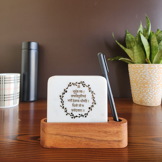 Marble décor with pen stand