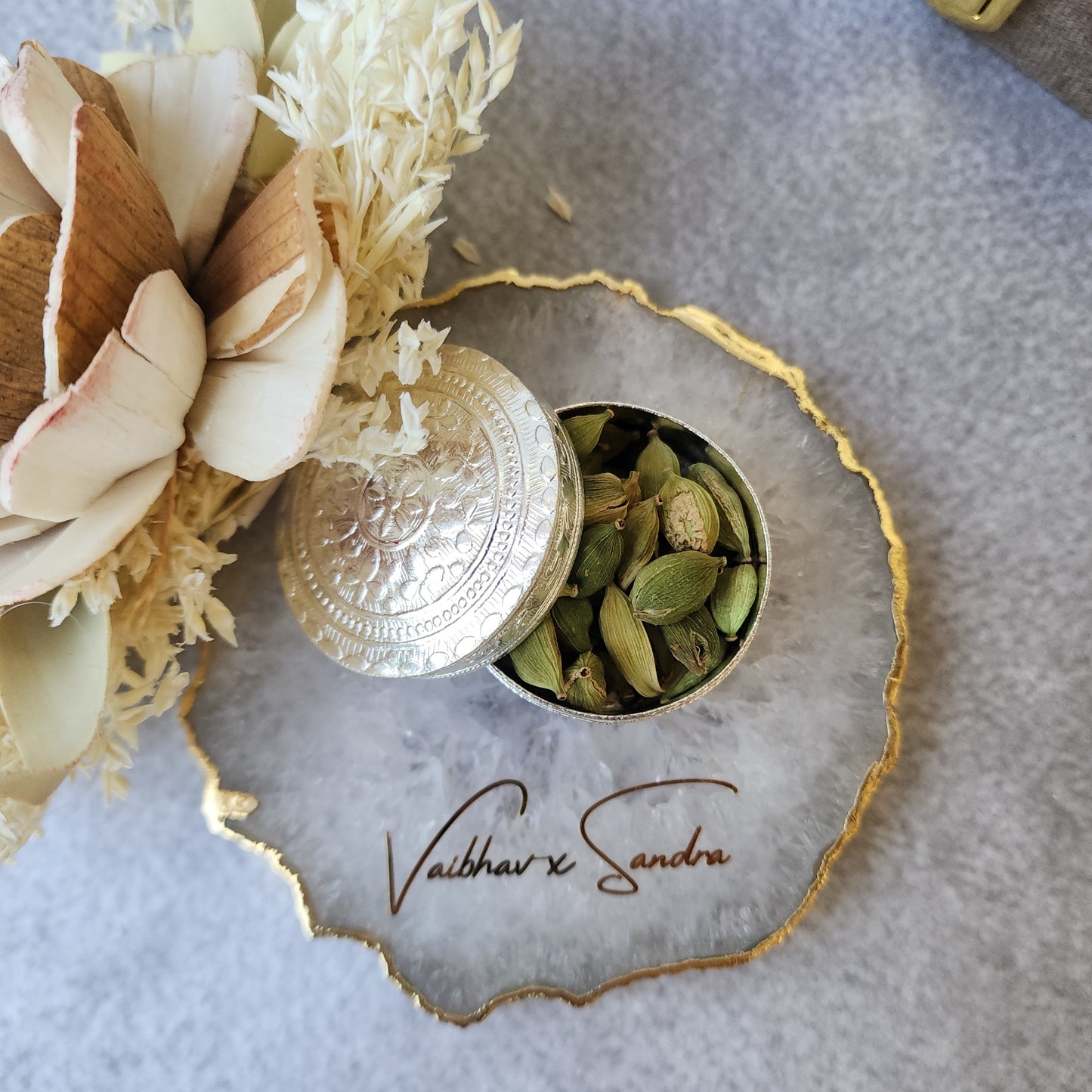 Customizable Elaichi Round Agate Favour