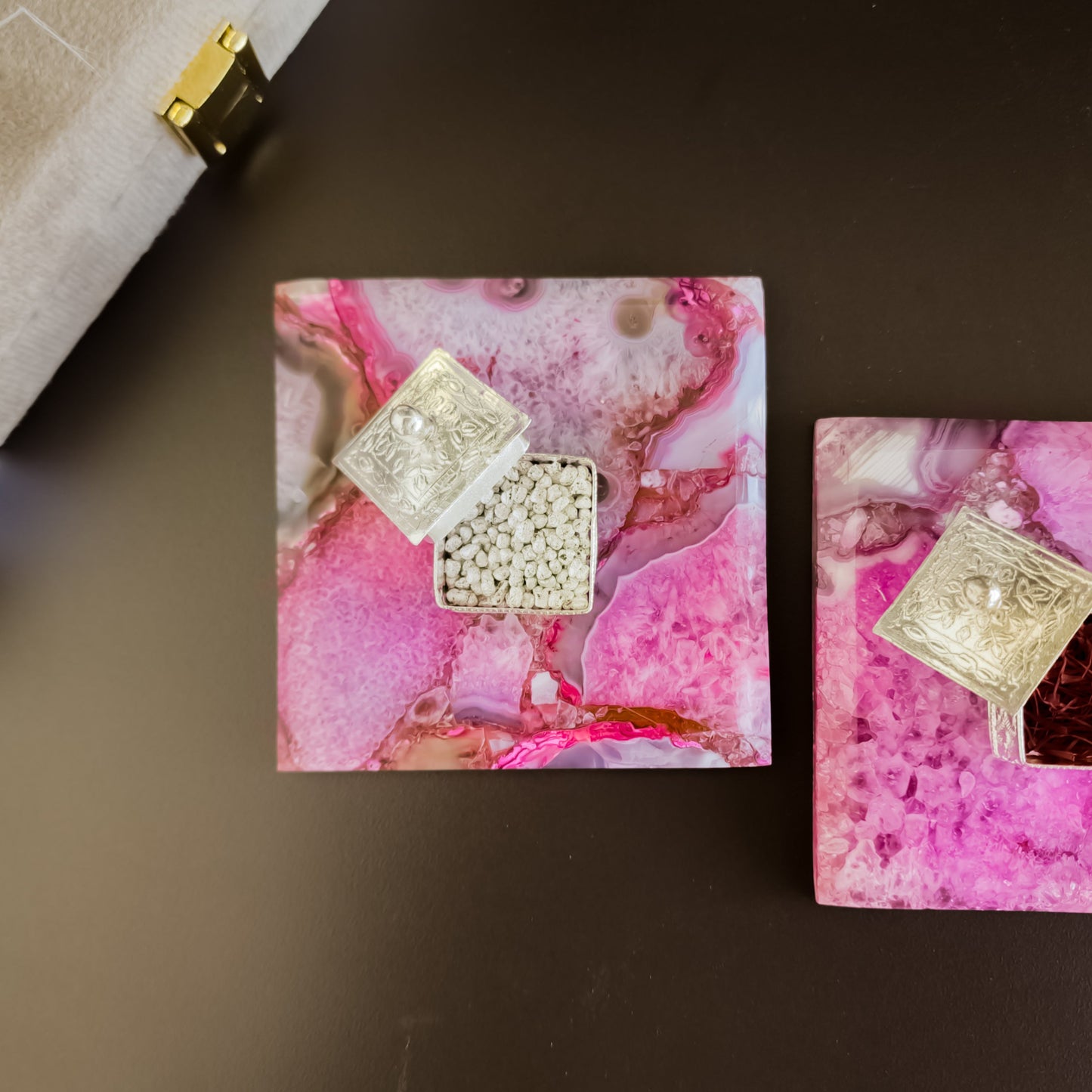 Pink Agate Kesar Elaichi Luxe Set