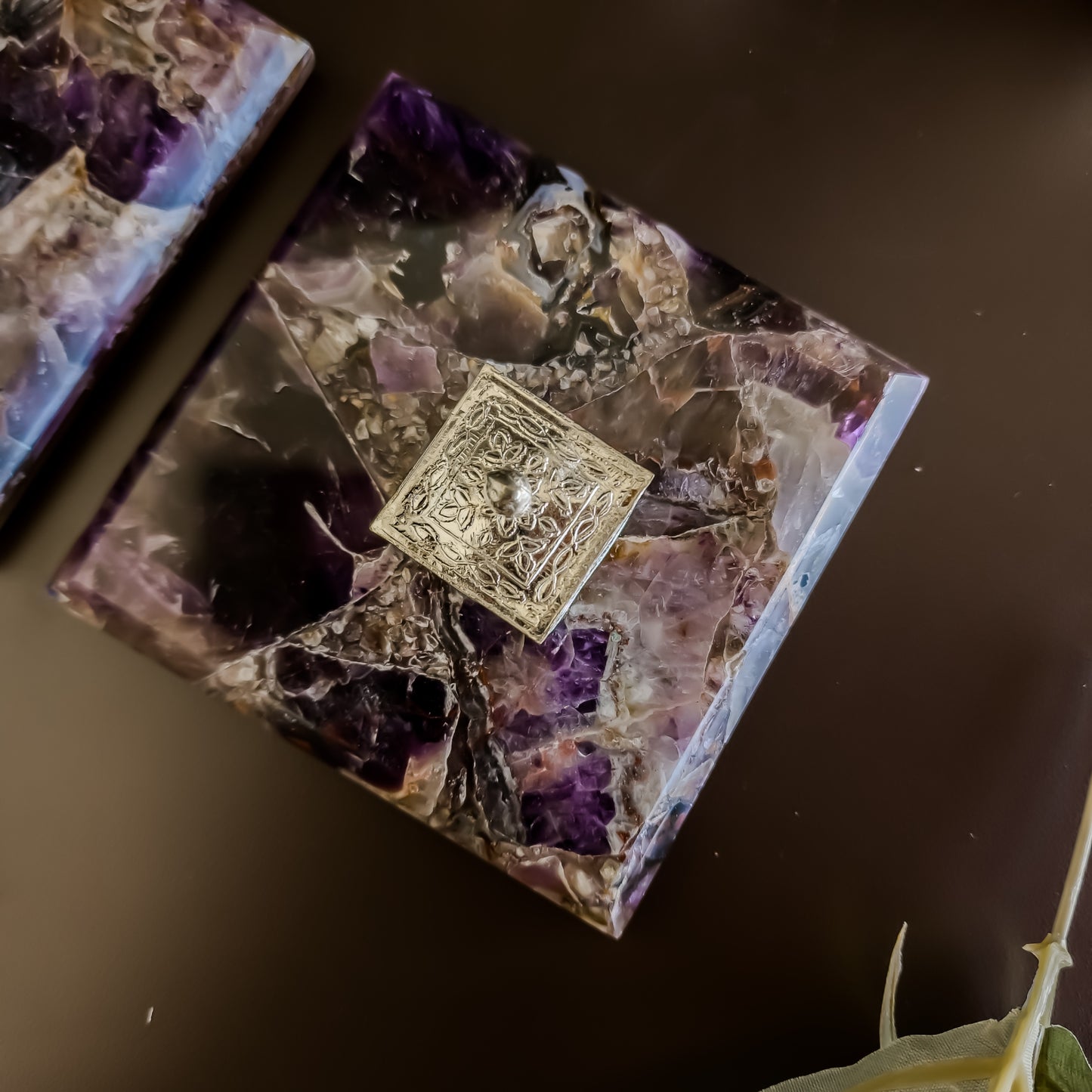 Amethyst Kesar Elaichi Luxe Set
