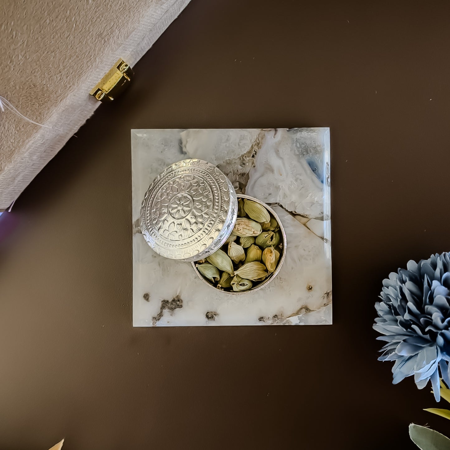 Natural agate square gemstone coaster with silver dibbi