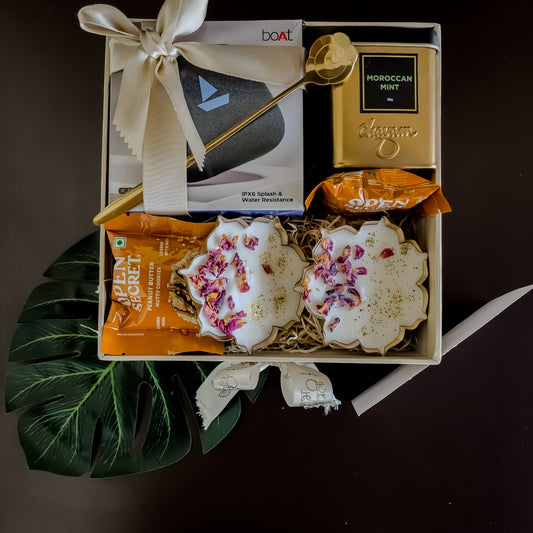 Krishna Edge Hamper