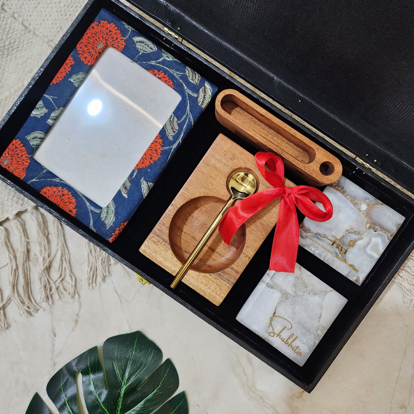 Exclusive Luxury Corporate Gift Hamper India