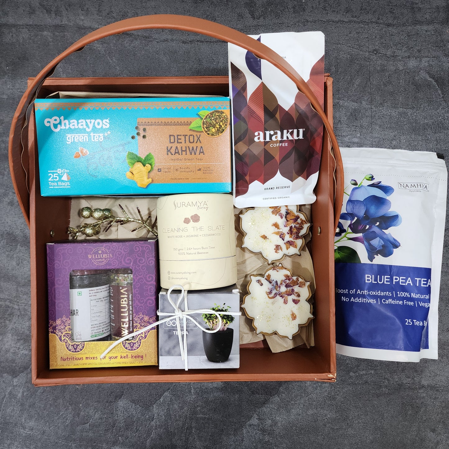Premium Diwali Gift Hampers for Employees Under 2000 India 2026