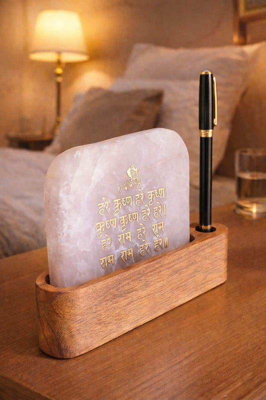 Marble décor with pen stand